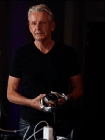 DJ Maarten playing salsa music at Salsa On Sunday in Utrecht